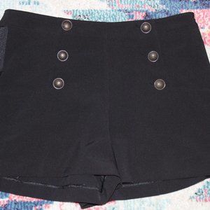Disney Alice Through The Looking Glass Woman's Black Shorts Size 8
